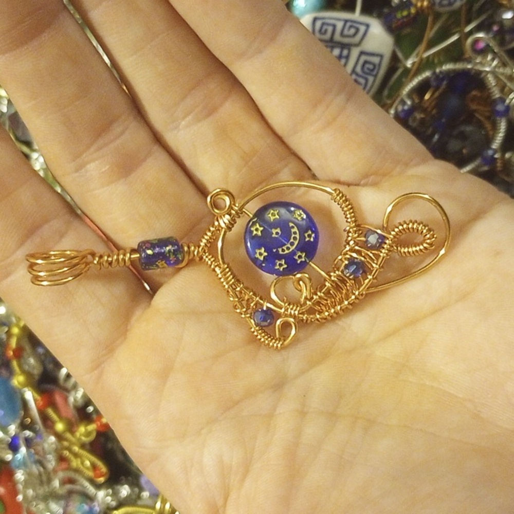 Handmade Copper wrapped pendant, 🌙 ✨